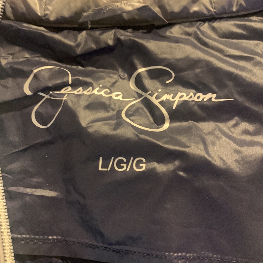 Jessica Simpson jacket. Nylons/polyester - Picture 5 of 9
